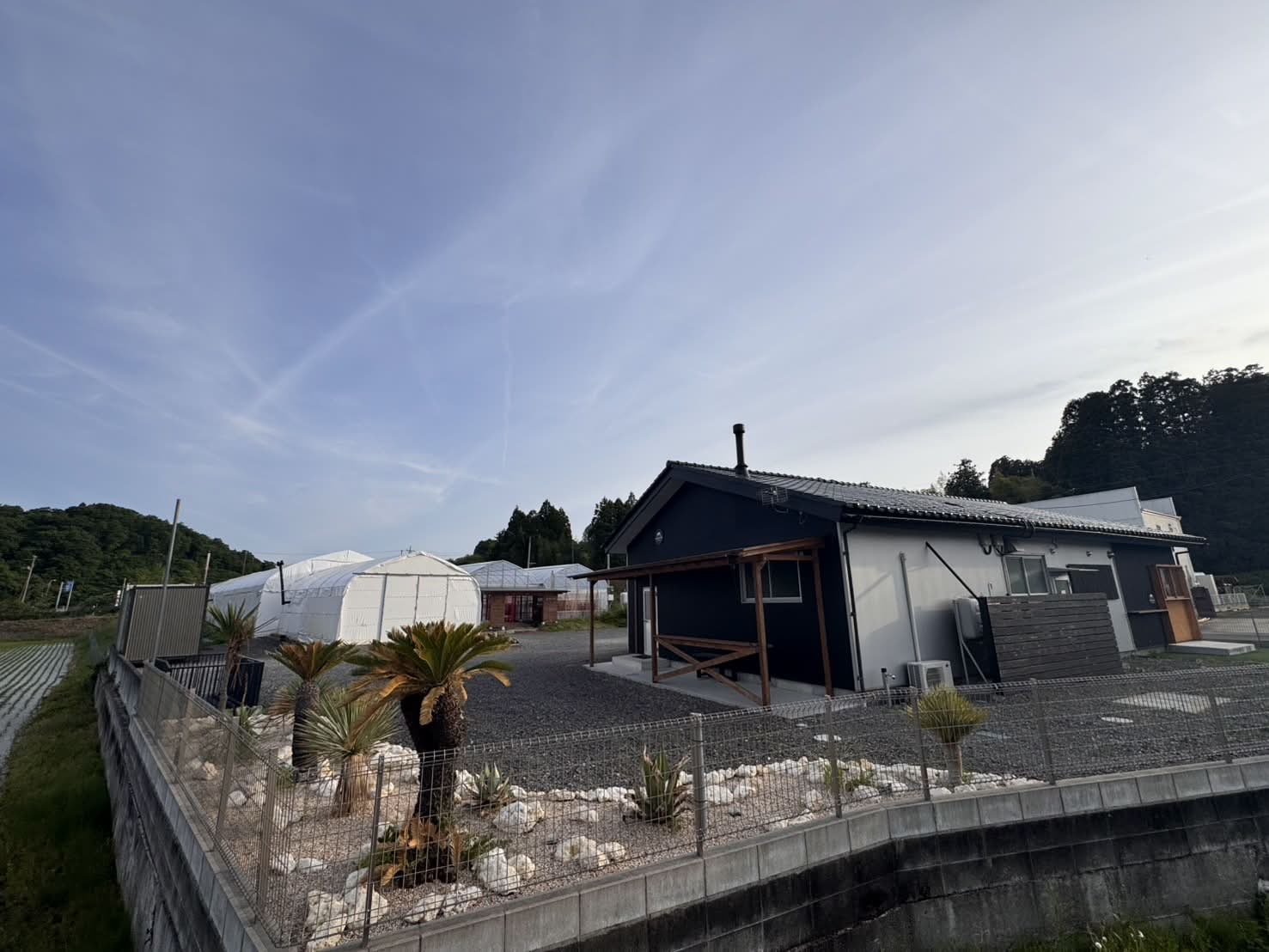 宮城県名取市高舘川上字小佐治の複合事業施設